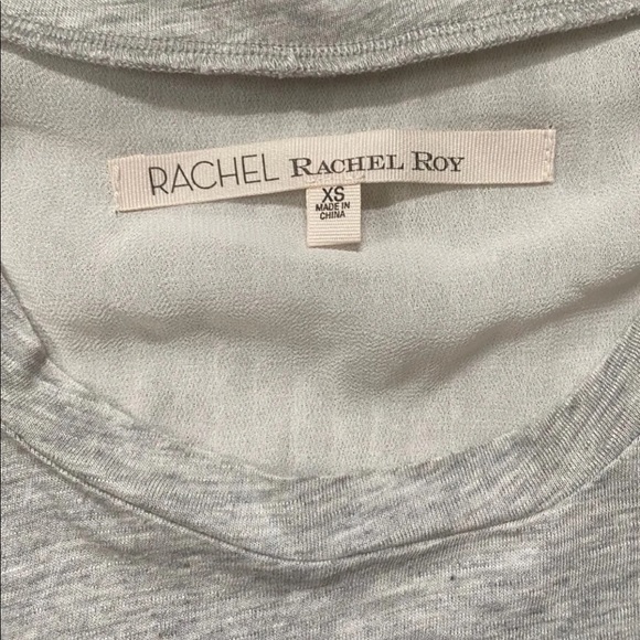 New top with sequent details in bottom and back! size XS - Picture 3 of 5